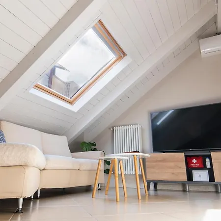 Lägenhet To-housing3, Luce E Relax Al Centro Di Turin