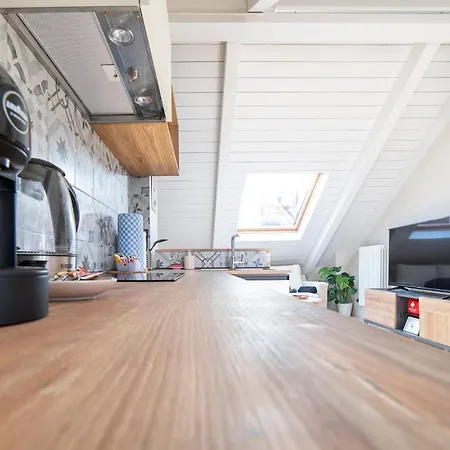 To-housing3, Luce E Relax Al Centro Di شقة *