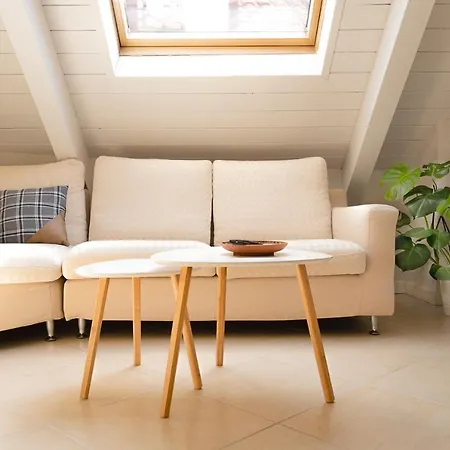 To-housing3, Luce E Relax Al Centro Di شقة