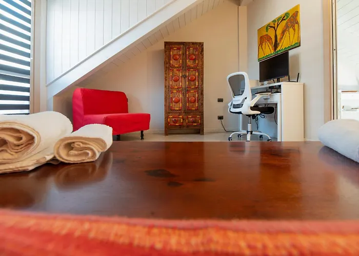 Apartment To-housing3, Luce E Relax Al Centro Di *