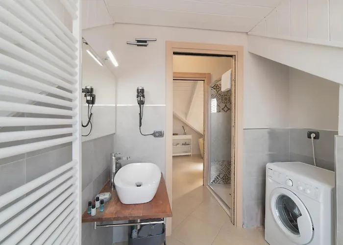 Apartment To-housing3, Luce E Relax Al Centro Di *