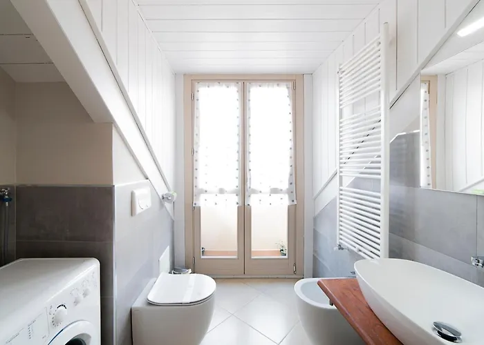 To-housing3, Luce E Relax Al Centro Di شقة